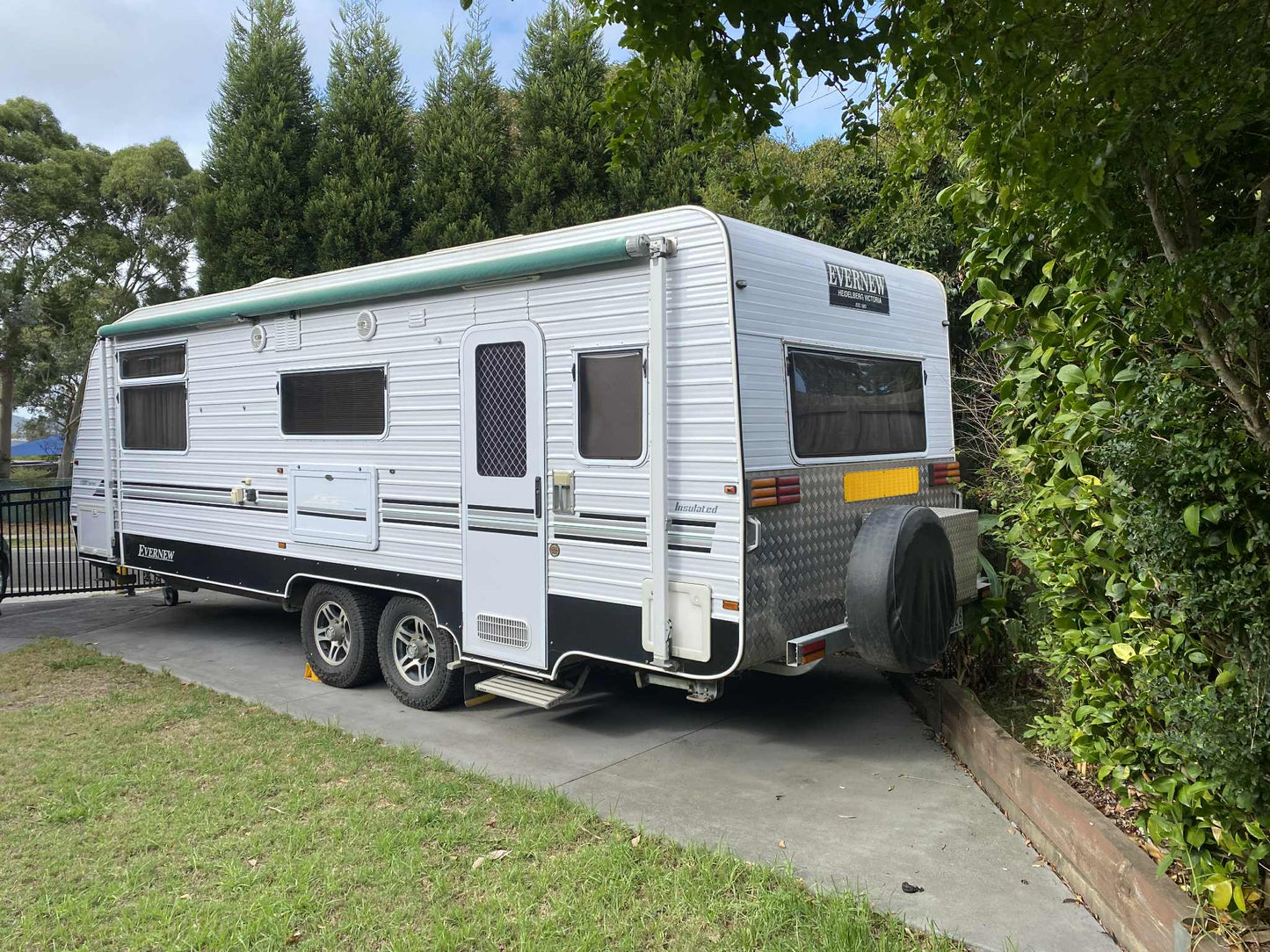 2012 22FT Dual Axel Evernew Series E1000 With Ensuite, Annex & Roll Out Awning