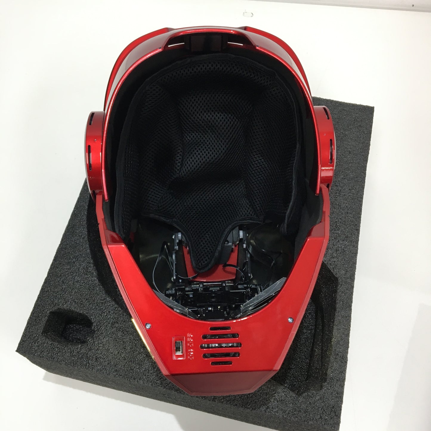 YONTYEQ Iron Hero Man Replica Helmet Mark V 1:1 Wearable Helmet and Display