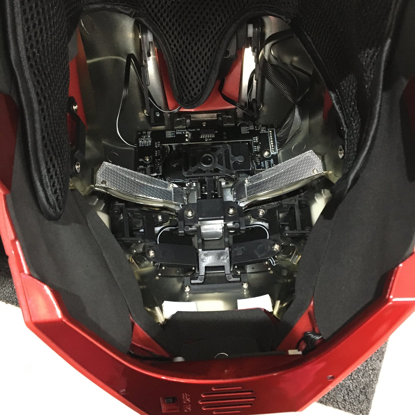 YONTYEQ Iron Hero Man Replica Helmet Mark V 1:1 Wearable Helmet and Display
