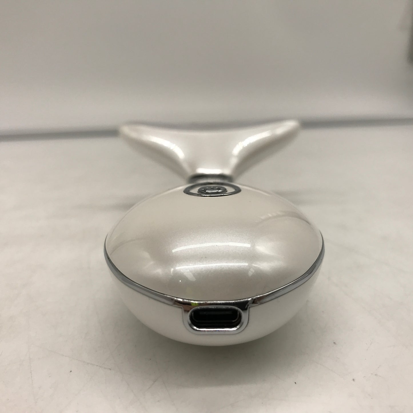 VRAIKO Lily Neck & Face Massager Sculpting Tool Vibrating Skin Rejuvination