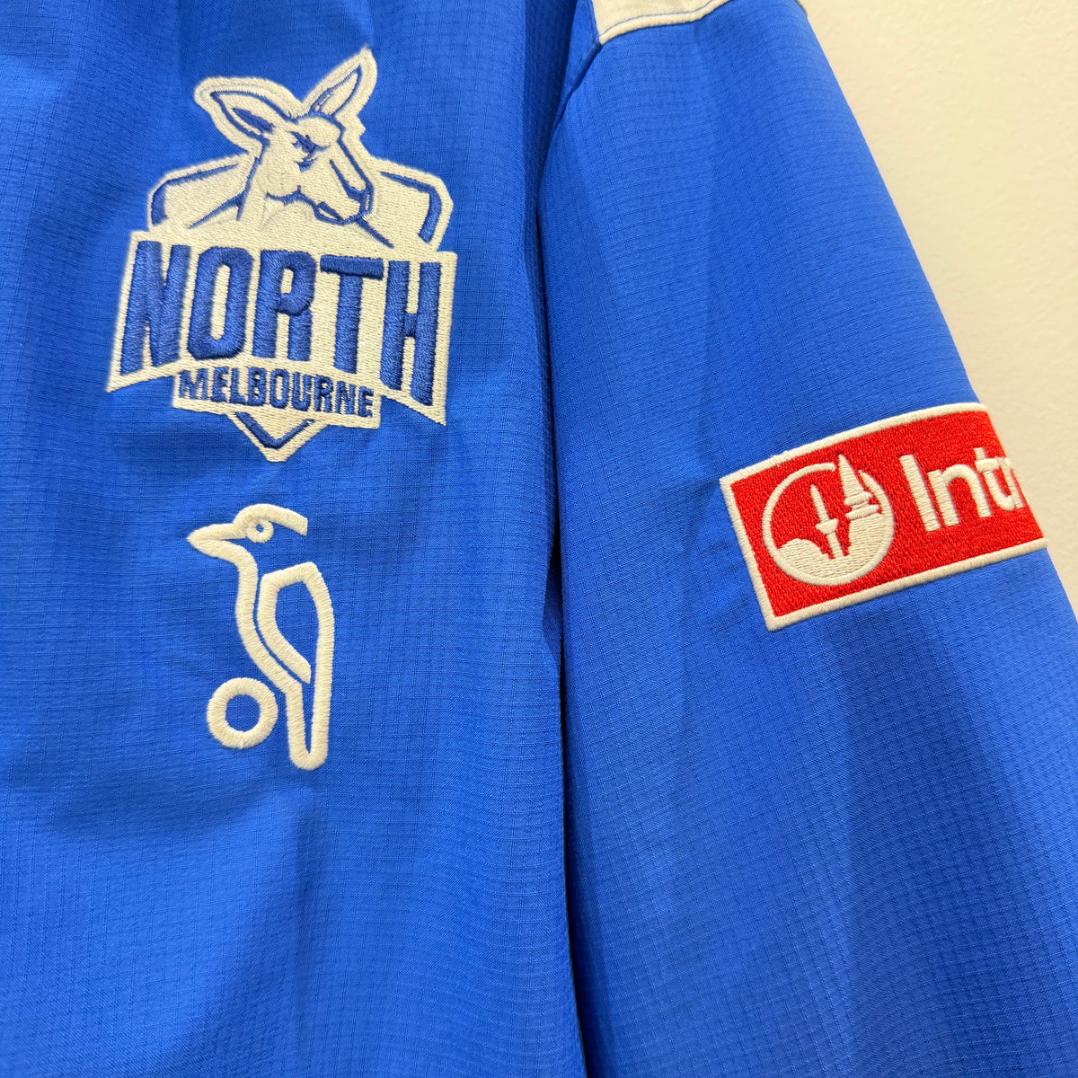 AFL North Melbourne Kangaroos Zip Up Jacket Size Large– Vinnies Recent Donation