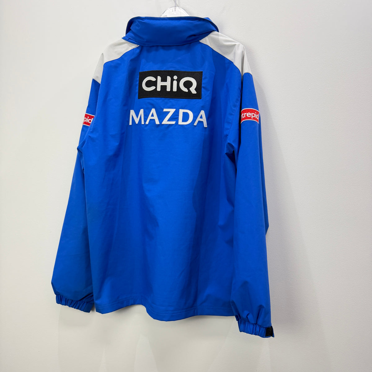 AFL North Melbourne Kangaroos Zip Up Jacket Size Large– Vinnies Recent Donation
