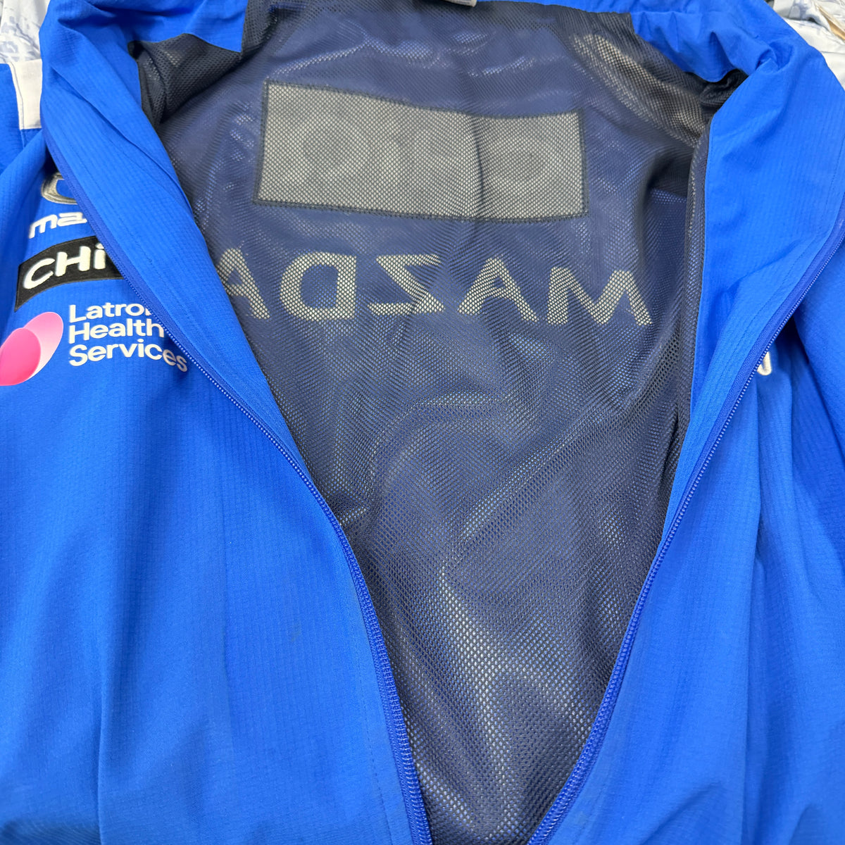 AFL North Melbourne Kangaroos Zip Up Jacket Size Large– Vinnies Recent Donation