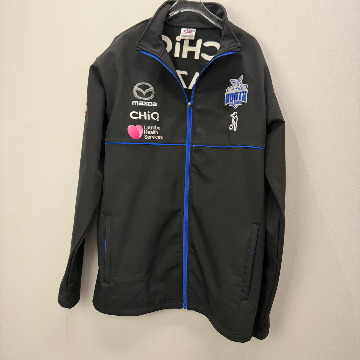 AFL North Melbourne Kangaroos Black Jacket Size XL– Vinnies Recent Donation