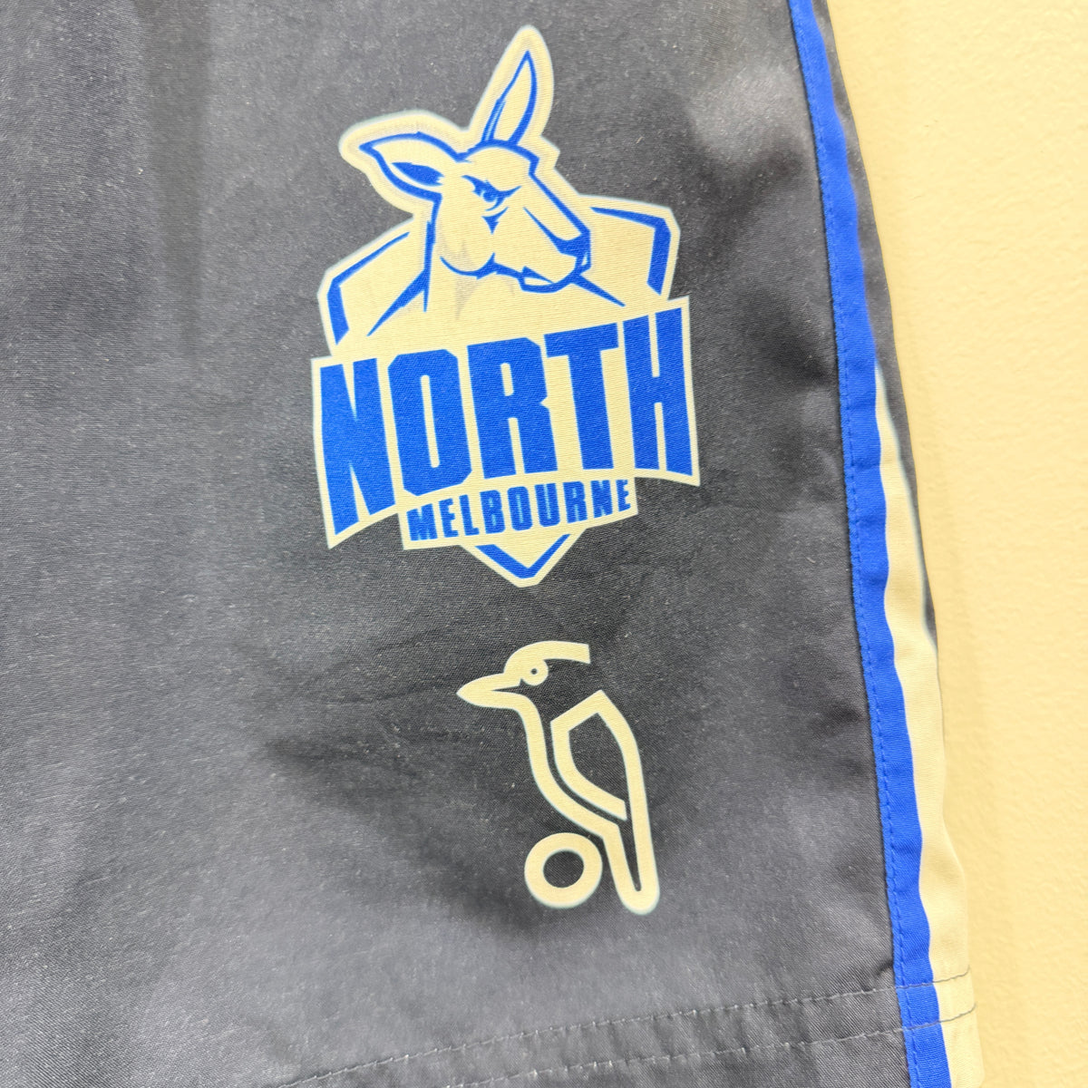 AFL North Melbourne Kangaroos Navy Sports Shorts Large– Vinnies Recent Donation