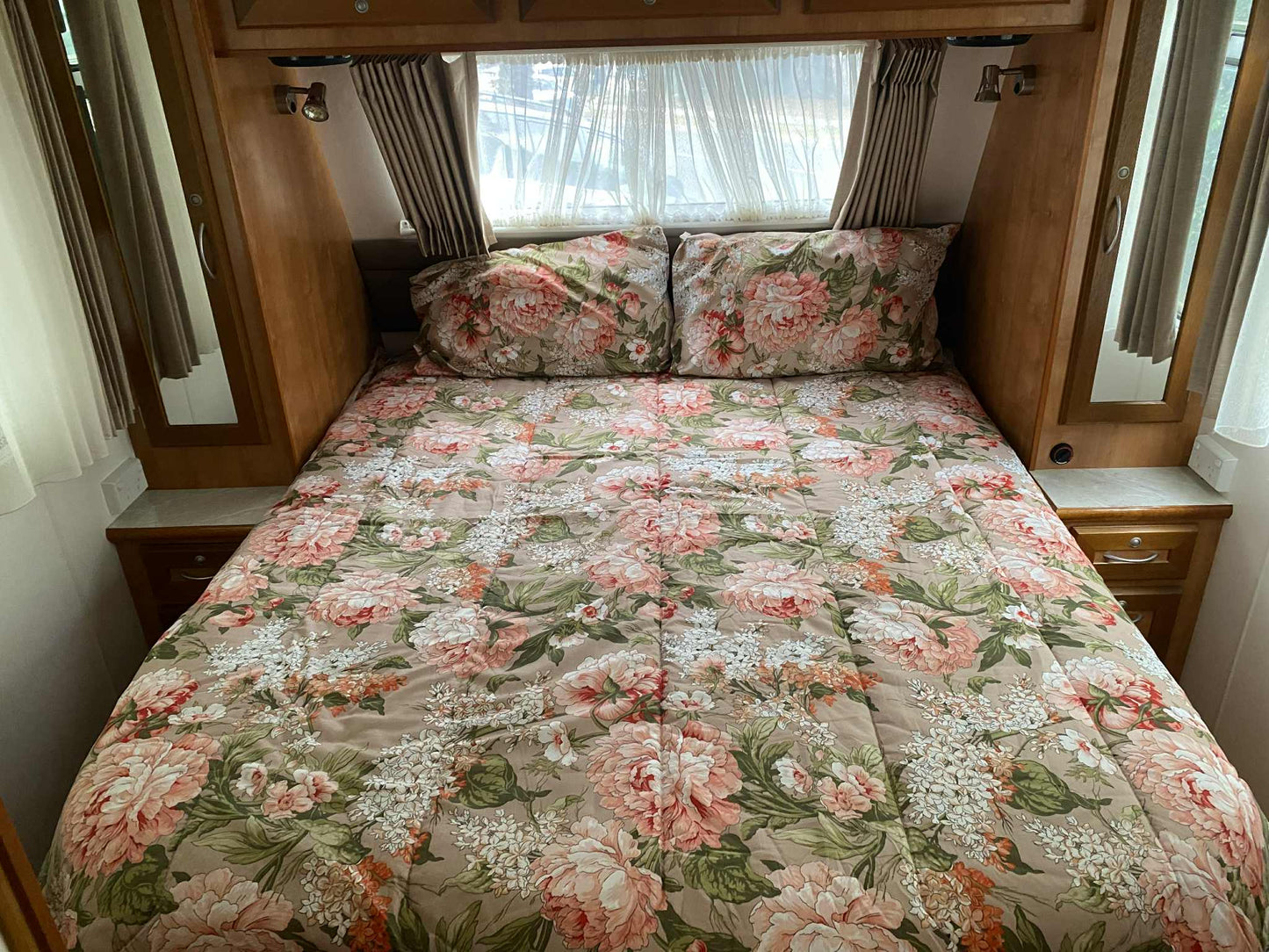 2012 22FT Dual Axel Evernew Series E1000 With Ensuite, Annex & Roll Out Awning