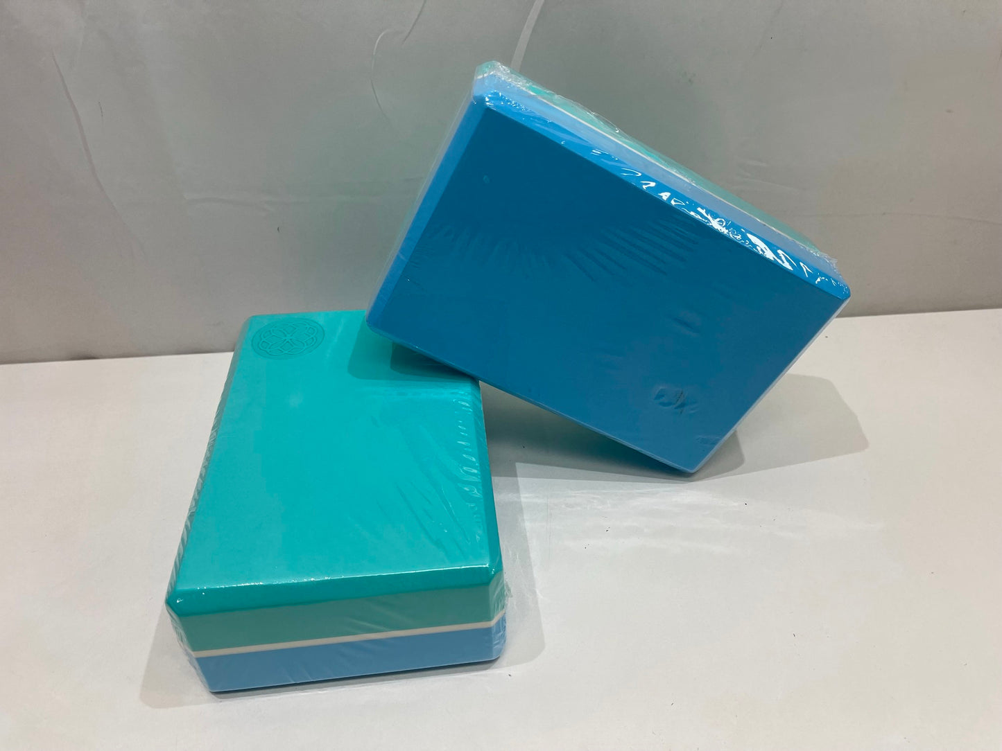 Set Of 2 Aqua/Blue 2 Tone Matching Yoga Blocks - 23Cmx 15Cm X 7.5Cm NEW