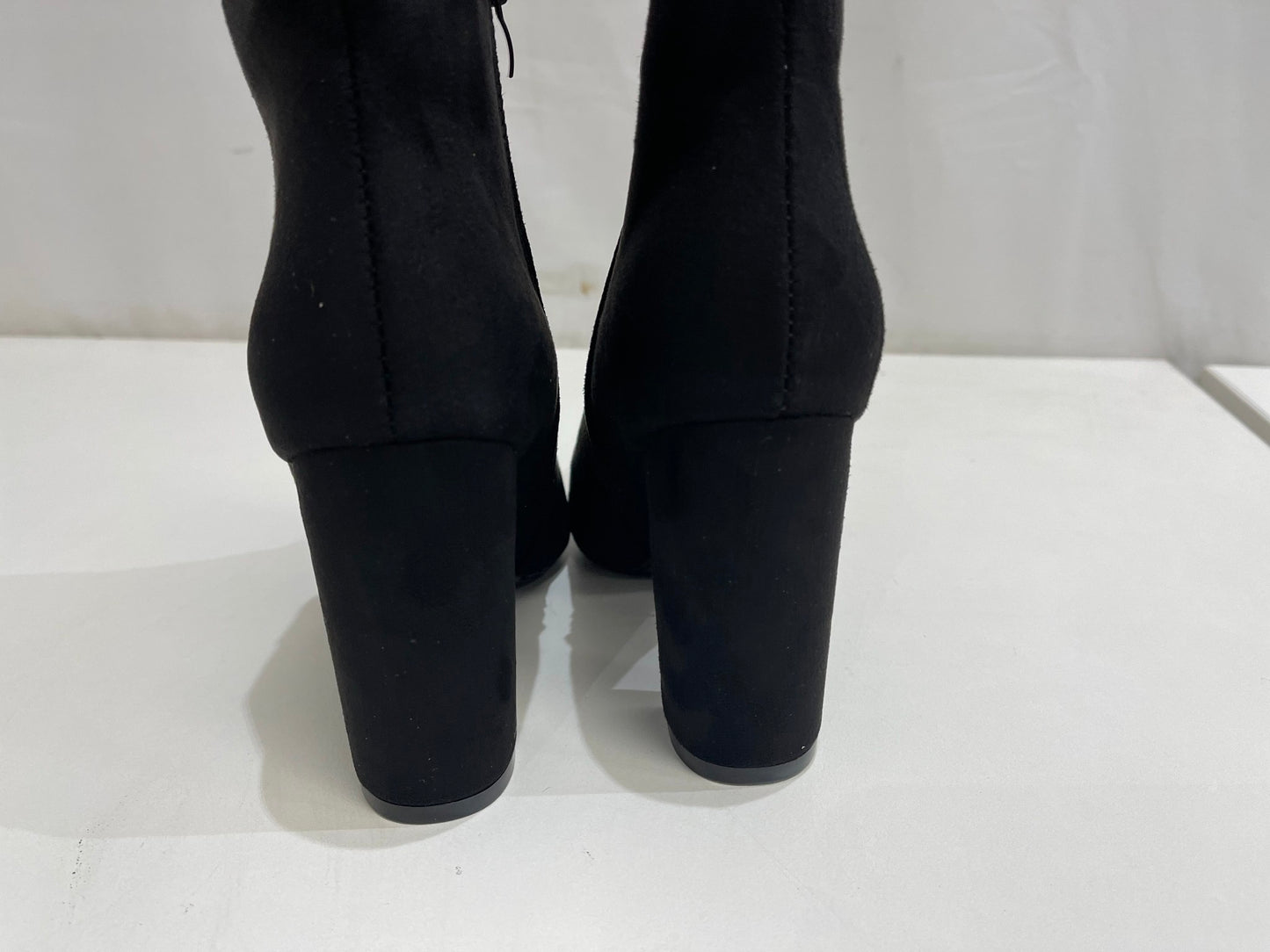 Sacchetto Faux Suede Black Heeled Ankle Booties Ladies Size 37/Aus 6.5 NEW