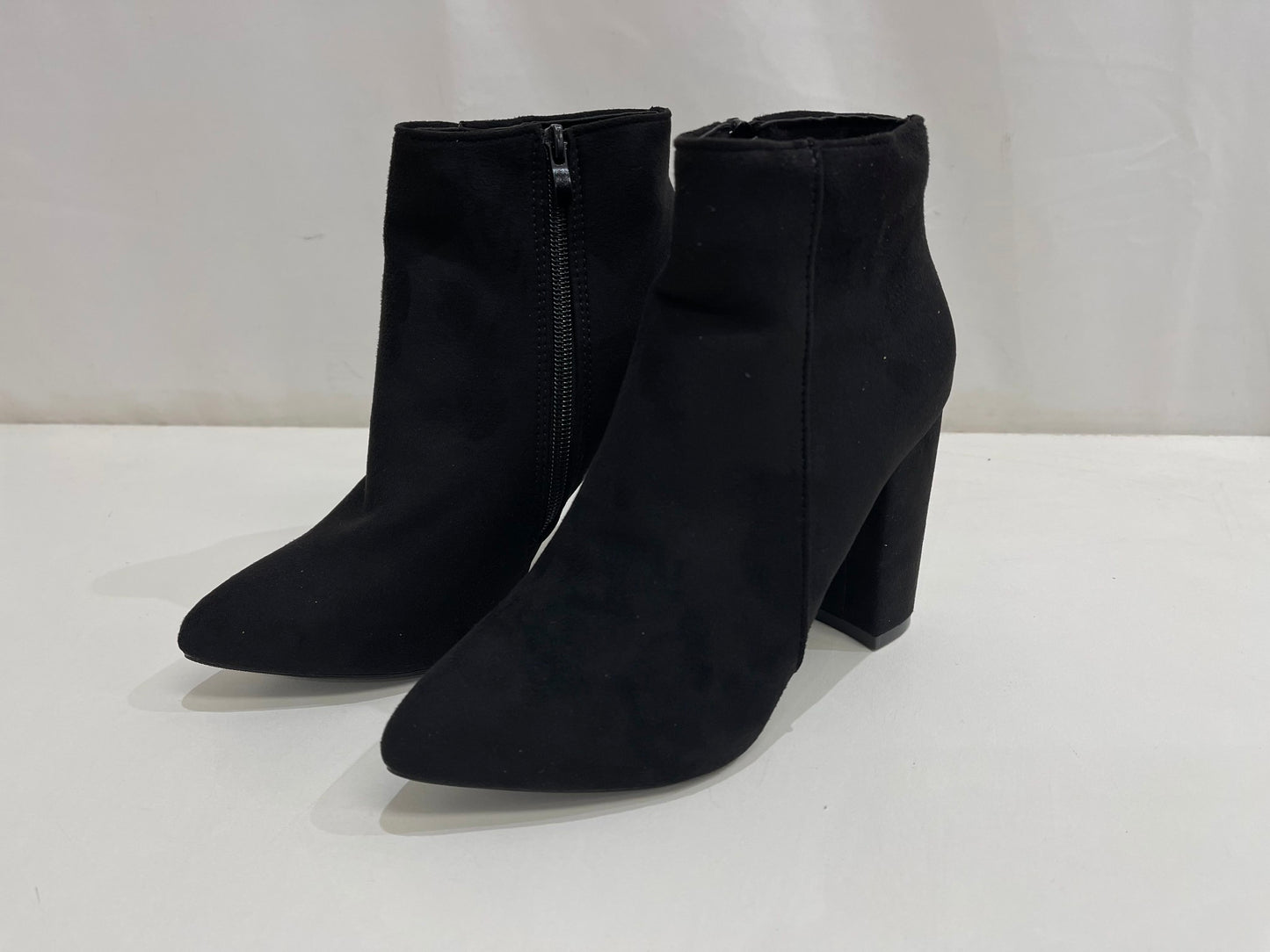 Sacchetto Faux Suede Black Heeled Ankle Booties Ladies Size 37/Aus 6.5 NEW