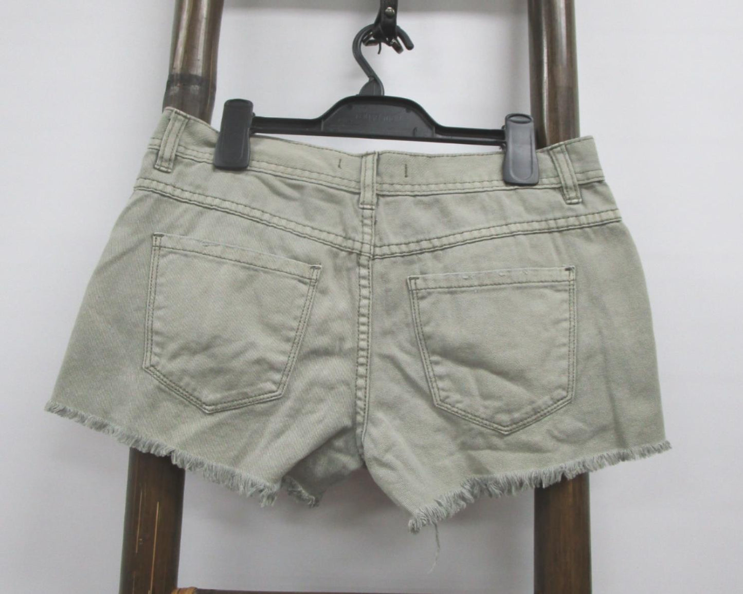 Free People Relaxed Fit Silver Lining Shorts Light Grey Ladies Sz 26 NEW