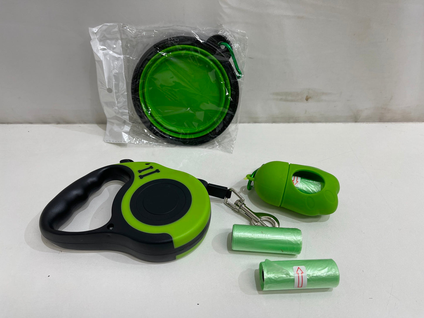 Retractable 16Ft Pet Leash W/Dog Waste Bag Dispenser & Bowl Set-Green NEW