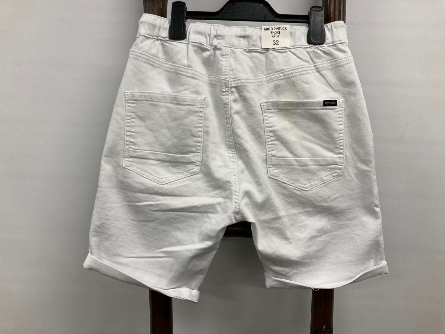 Jay Jays Pintuck Stretchy Cuff & Drawstring Shorts White** Mens Sz 32 NEW