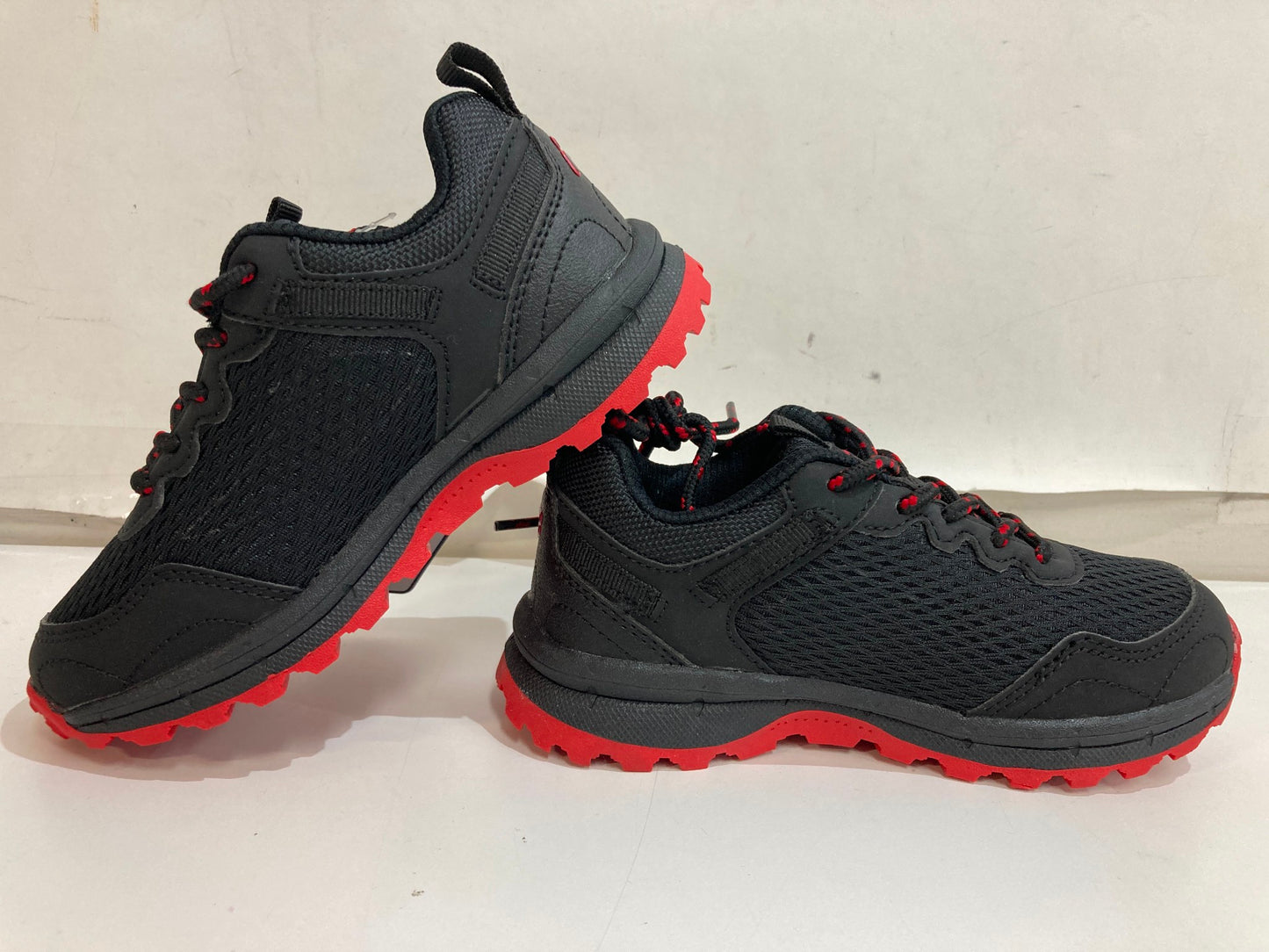 Brand NEW Fila Trento Kids Trainers Runners Black/Samba Kids Size 12