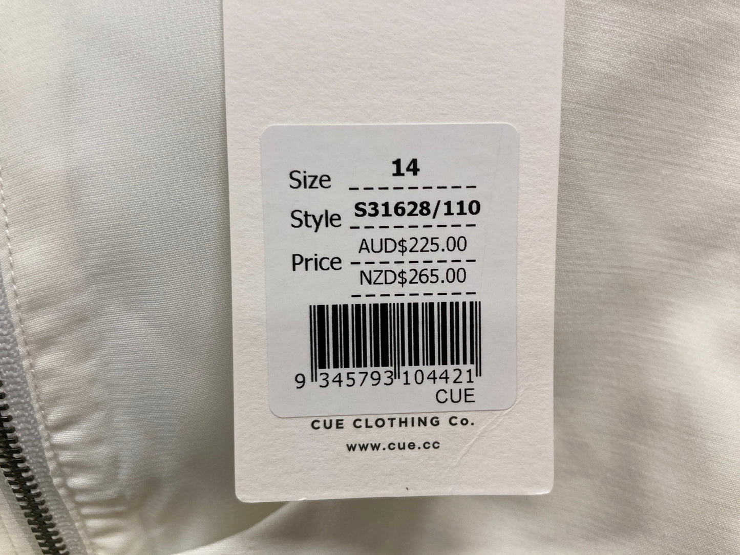 Cue Clothing Round Neck Sleeveless Back-Zip Top Cream Ladies Sz 14 NEW