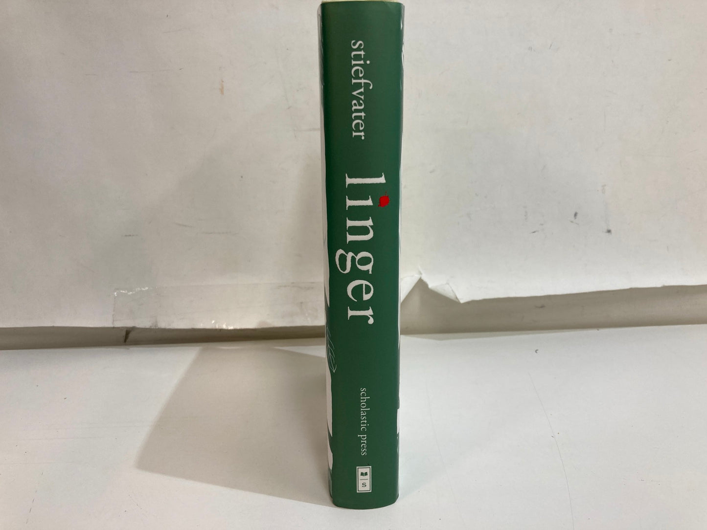 Scholastic Press Linger Hardcover Book Author: Maggie Stiefvater