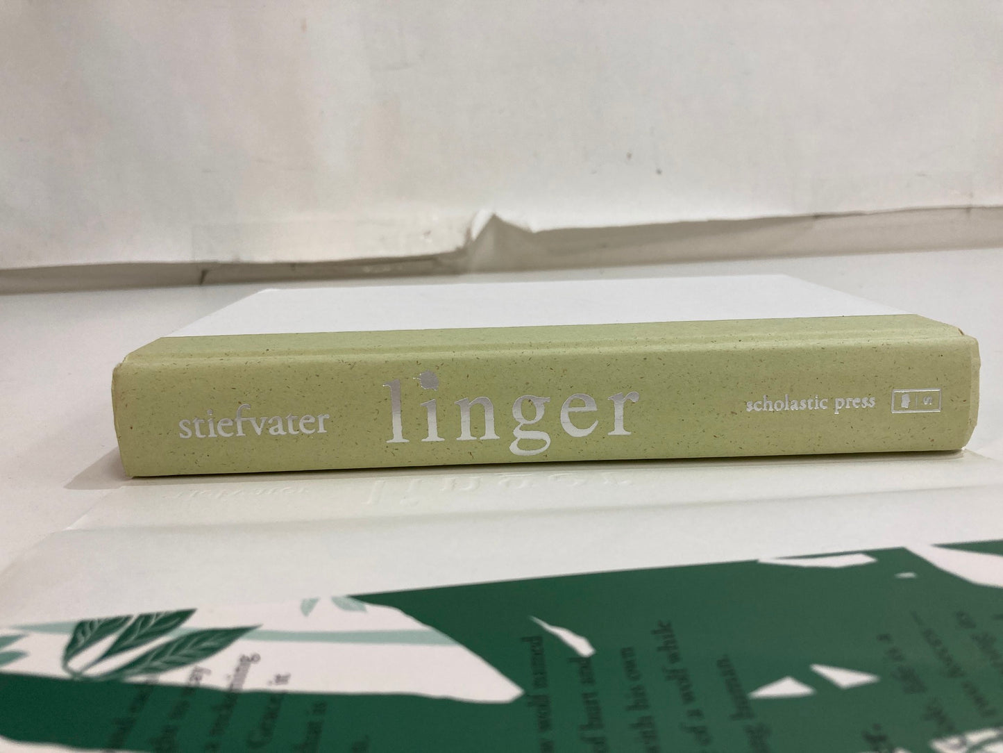 Scholastic Press Linger Hardcover Book Author: Maggie Stiefvater