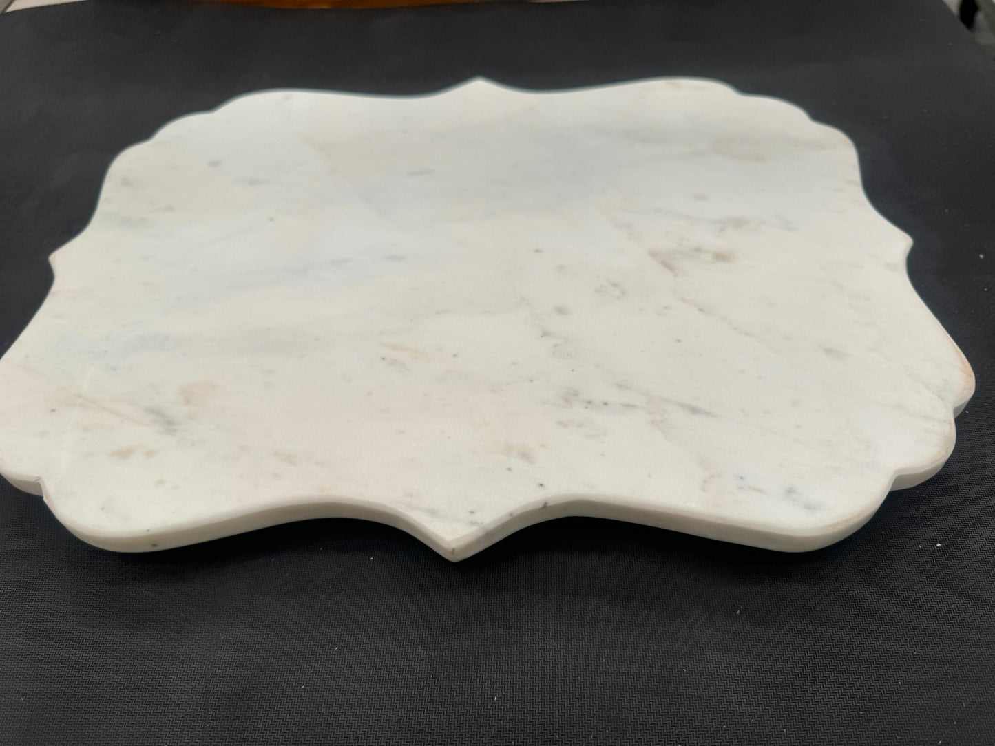 Gauri Kohli Handcrafted Jubilant Marble Cheese Board & Knives 40Cm NEW