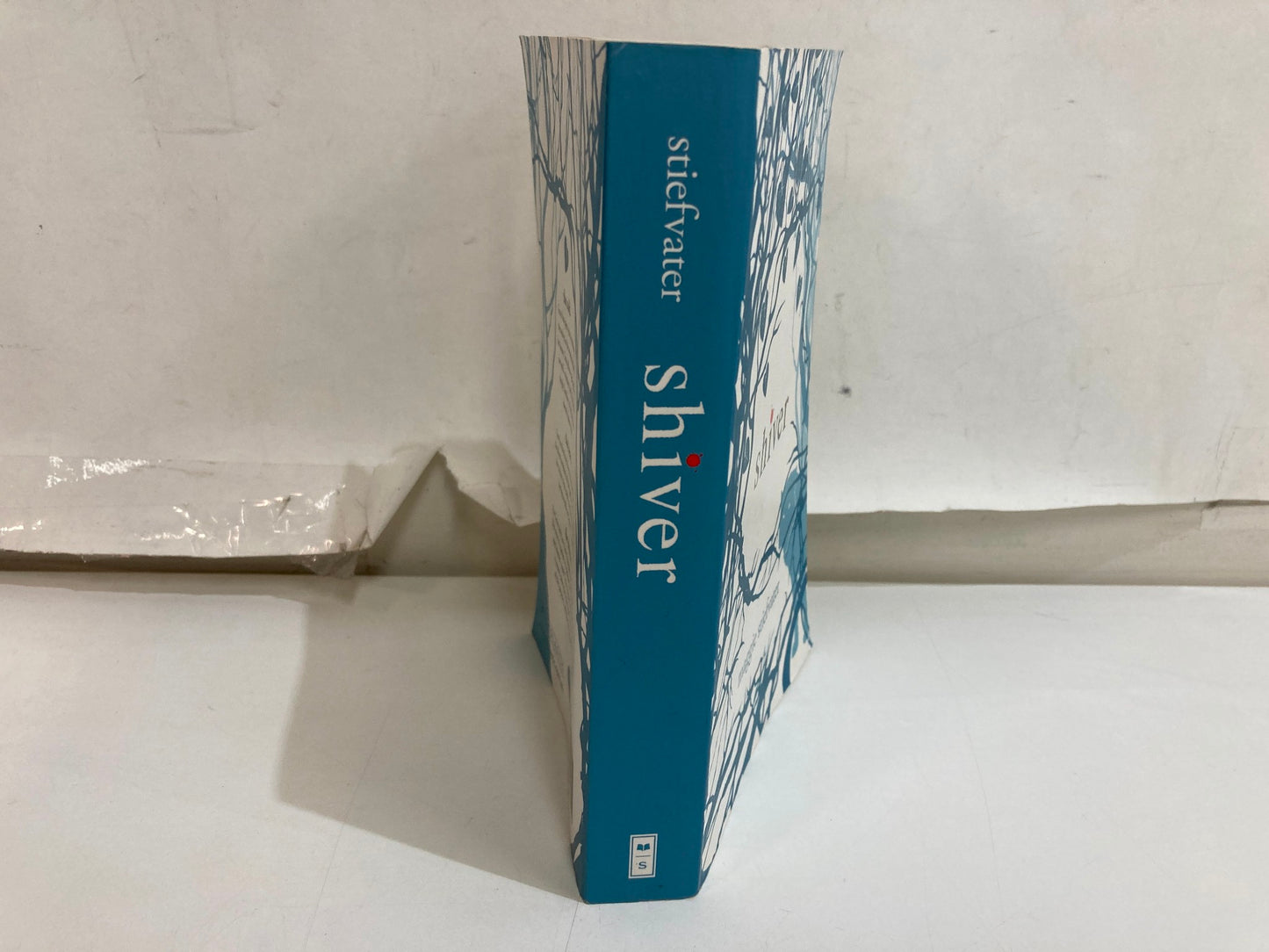 Shiver Scholastic Press Softcover Book Author: Maggie Stiefvater