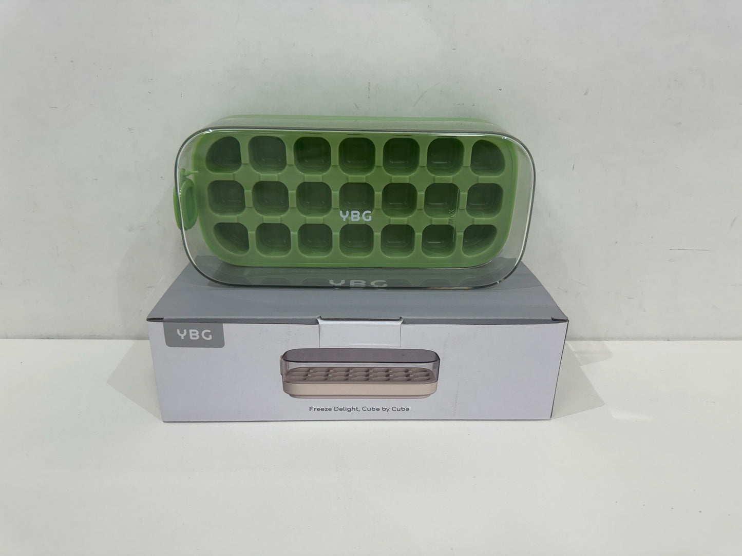 Ybg Press And Release No Touch Easy Release Ice Cube Tray Green NEW