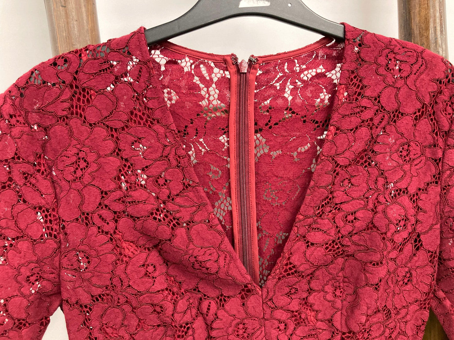 Lover Low V-Neck 3/4 Lace-Pattern Sleeve Dress Burgundy Ladies Sz 8 *Tvshowneigh