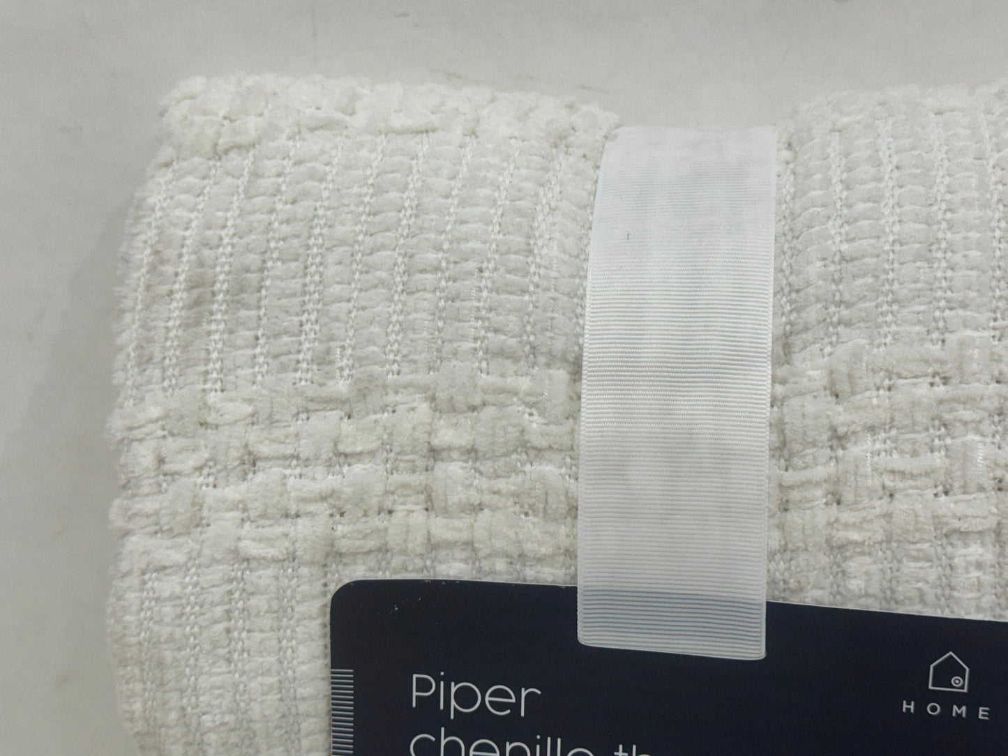 Target Home Fringed Edged Textured Piper Chenille White 127X152Cm NEW