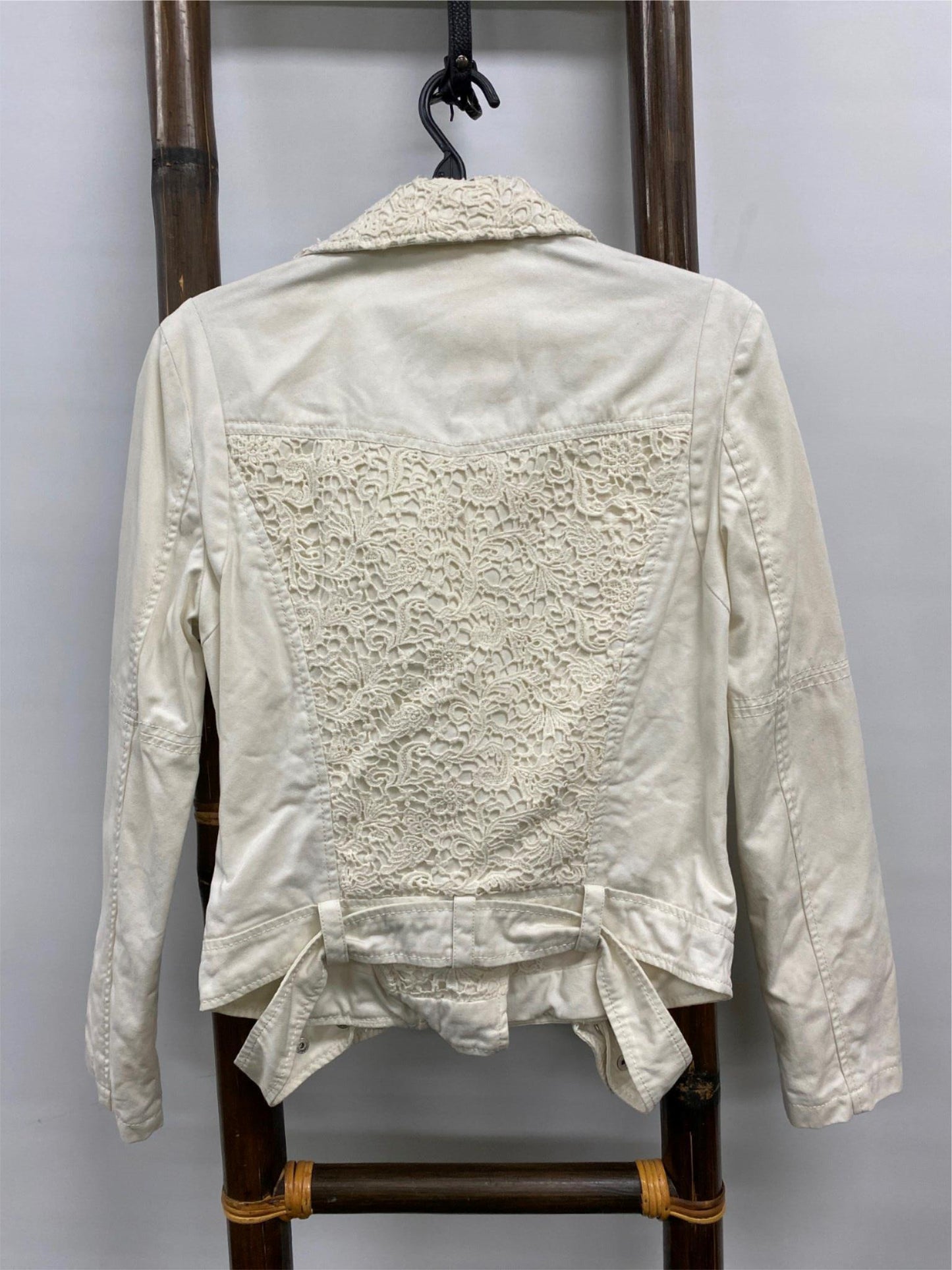 Guess Zip Up Collared Floral Lace White Jacket Ladies Size Small NEW