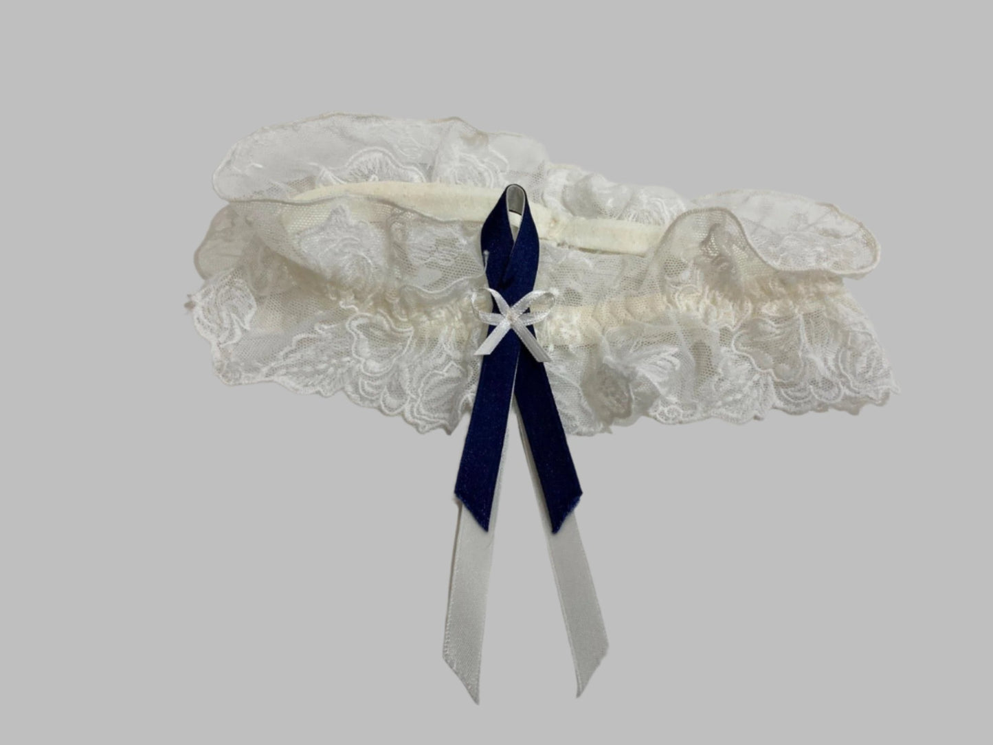 Ex-display pretty leg garter with navy and white floral design Size S