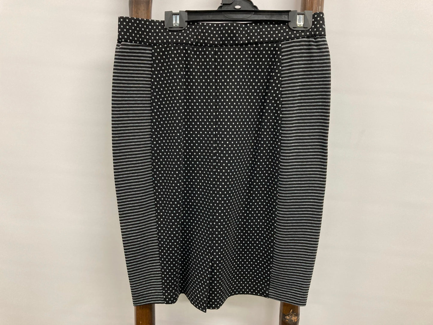 Marco Polo Post Prod. Sample Stretchy Skirt Black White Ladies Sz 10 NEW